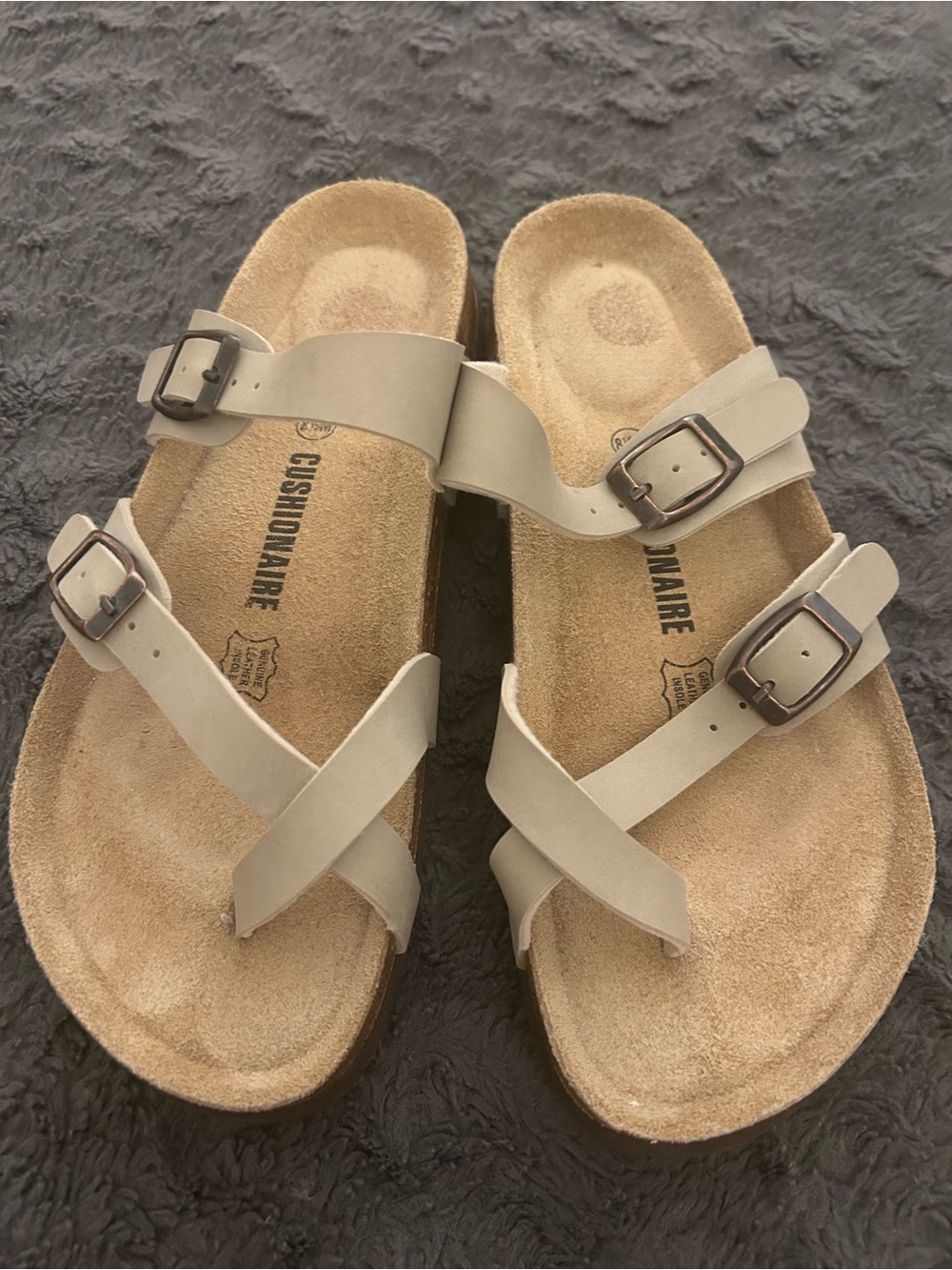 Cushionaire Beige Adjustable Cross-Strap Sandals